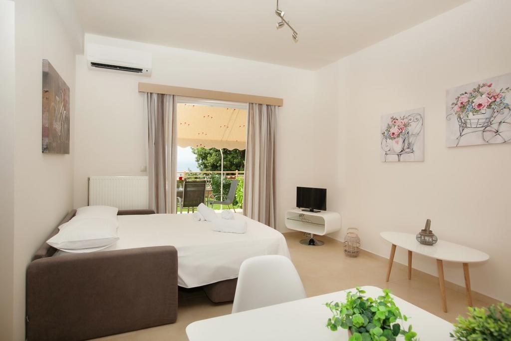 Petra Thea Apartment Kalamata Exterior photo