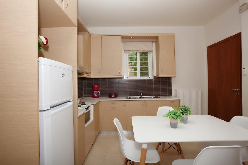 Petra Thea Apartment Kalamata Exterior photo