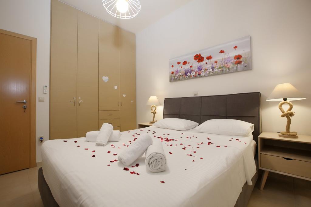 Petra Thea Apartment Kalamata Exterior photo