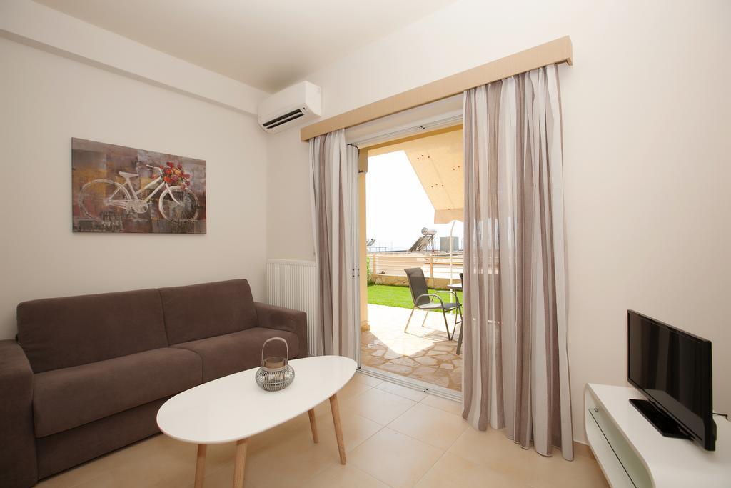 Petra Thea Apartment Kalamata Exterior photo