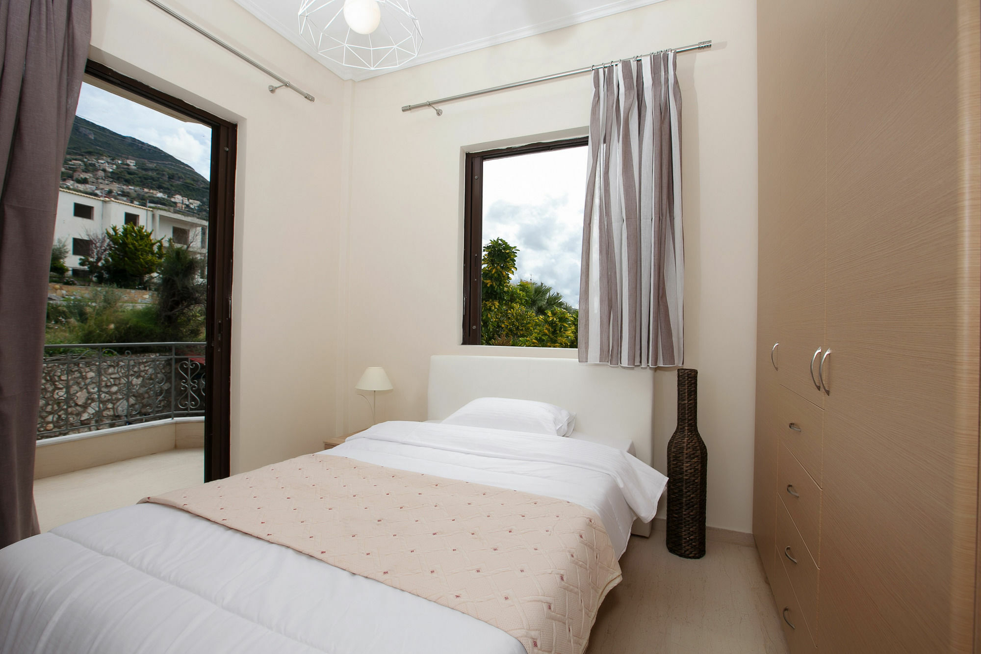 Petra Thea Apartment Kalamata Exterior photo
