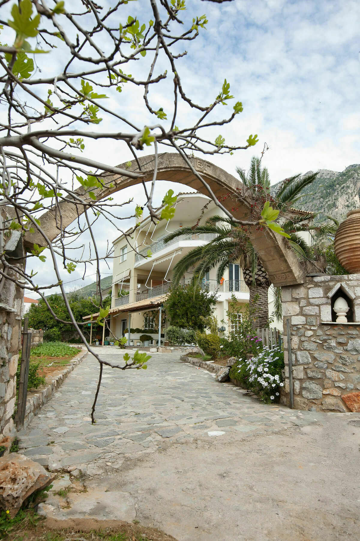 Petra Thea Apartment Kalamata Exterior photo